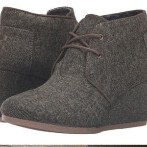 Toms Herringbone Desert Wedges Tweed 8.5